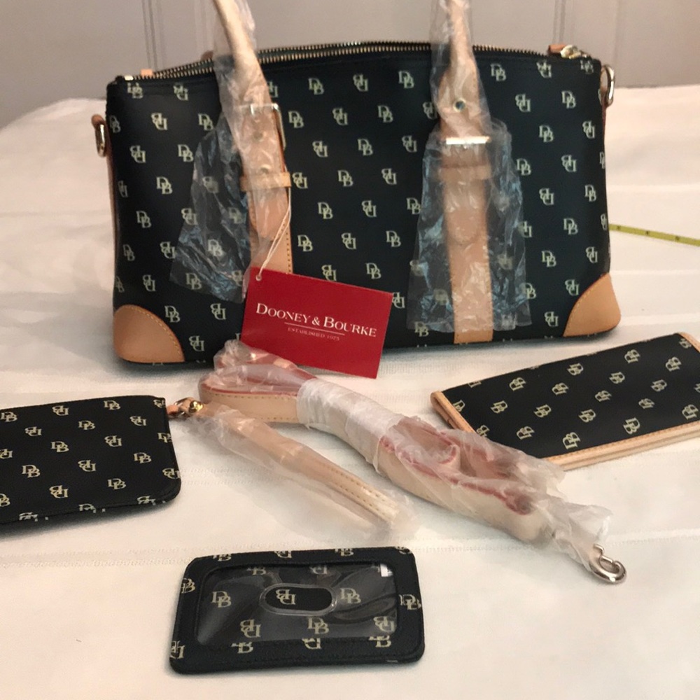 Dooney & Bourke Purse bundle